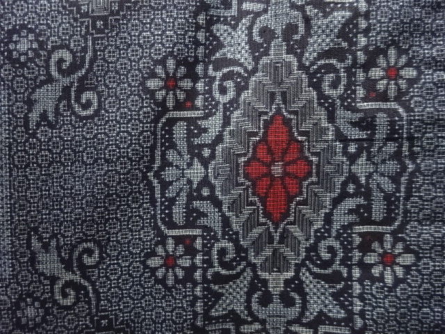 JAPANESE ANTIQUE KIMONO / SILK / OSHIMA TSUMUGI / DOROZOME / WOVEN FLORAL CREST